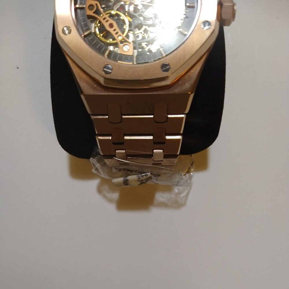 NICE ROSE GOLD WATCH 🔥 - Picture 3 of 3